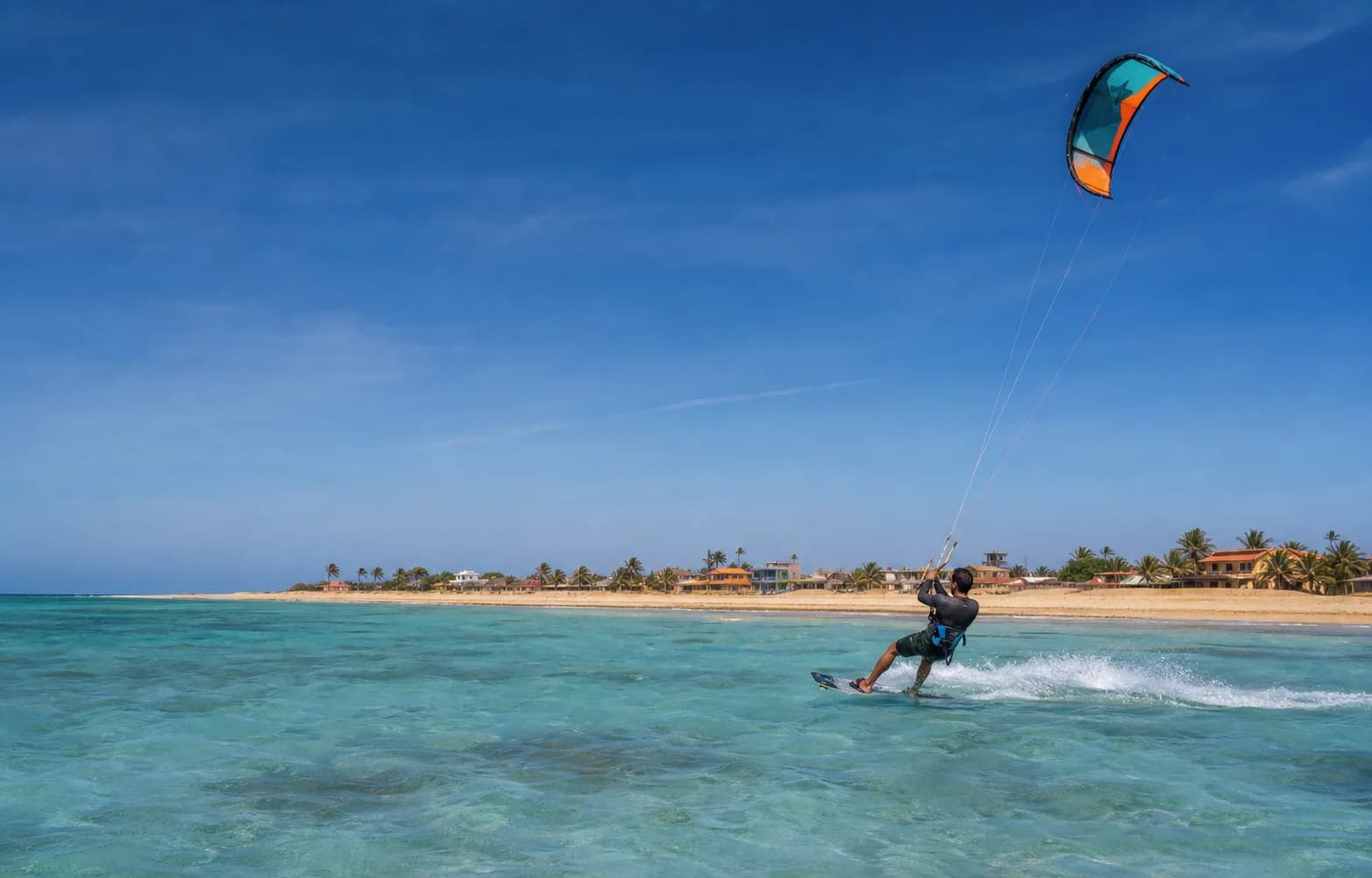 Kitesurf en las aguas de Adícora, Paraguaná
